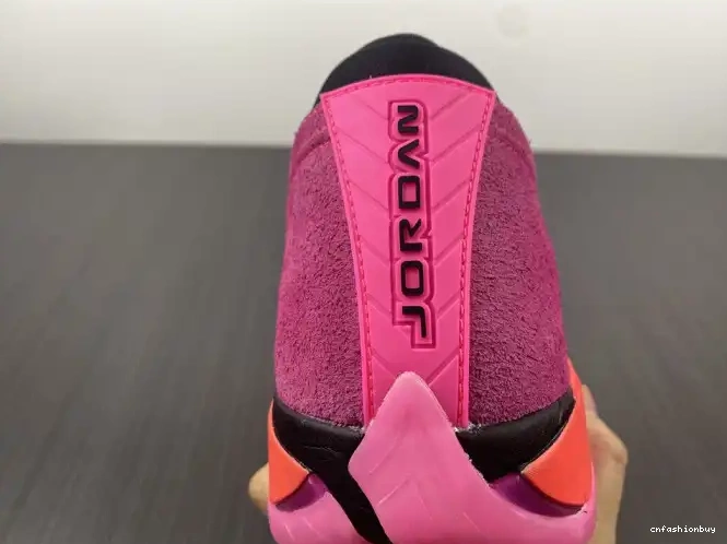 Shocking Retro Low (W) 14 Pink Jordan DH4121-600 0427